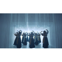 櫻坂46、展覧会「新せ界」会場で撮影した最新シングル「承認欲求」のパフォーマンス映像公開 画像