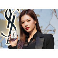 TWICE・SANA、ブラックのパンツスタイルで登場！クリスマスは「キャリーの整理整頓」 画像