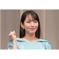 吉岡里帆、祝31歳！誕生日ケーキ眺めて頬緩める姿に祝福の声 画像