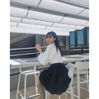 休井美郷、白く輝く太もも全開のあざとコーデにファン釘付け 画像