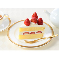 極上の味わい！銀座コージーコーナー「紅ほっぺ苺を使った贅沢ショート」期間限定発売 画像