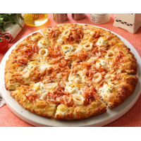 見た目も楽しい春色ピザ！ピザーラ「ボッタルガと桜海老のシーフードピザ」新発売 画像