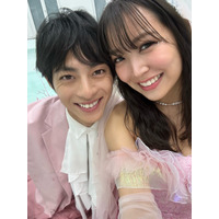 白間美瑠、『私たち結婚しました』で永田崇人と夫婦に　ウェディングドレス姿も披露 画像