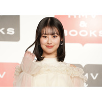 井本彩花、20歳になって初のカレンダーは「120点満点！」…露出衣装で過ごす休日の姿も収録 画像