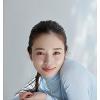 横田真悠、ノースリーブ・ショーパンで美肌公開 画像