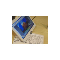 富士通、Windowsタッチ機能に対応したタブレット型ノートPC 画像