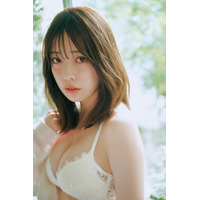 津田塾大卒のアイドル・塩見きらが初の水着＆ランジェリーグラビアに挑戦 画像