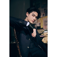 ENHYPEN、『MEMORABILIA』コンセプトフォトを公開！“スパイ時代のヴァンパイア少年”を披露 画像