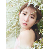 『ラブライブ！』声優・青山なぎさ、素肌あらわなキャミソール姿で新たな魅力を開拓 画像