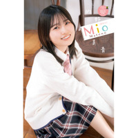 櫻坂46的野美青、眩しい笑顔で飾る“フレッシュ”制服グラビア 画像