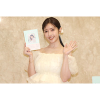 舟山久美子が第二子妊娠を発表！美デコルテのドレス姿披露で「ギャルは肌見せかな」 画像