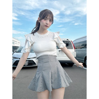 黒嵜菜々子、ピッタリニット＆美脚ショットに「最高」「かわいい」の声 画像