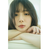 岡田紗佳、5年ぶりの写真集発売  南国タイで役満ボディ披露 画像