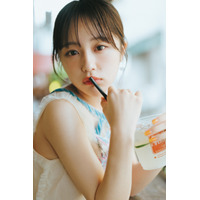 なえなの、最新フォトブックより“あざかわ”な親近感抜群カット公開 画像
