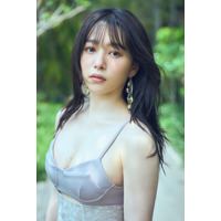 桜井日奈子、10周年写真集のお渡しイベント開催　セクシーなドレスショットも公開　 画像