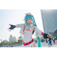 神デザインと謳われる、“レーシングミク 2023”を美女が徹底再現！注目レイヤー・猫宮ハルナ 画像