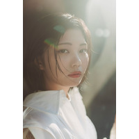 乃木坂46中西アルノ、『blt graph.』初登場＆初表紙で見せる“圧倒的存在感” 画像