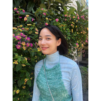 のん、夏らしい衣装のオフショ公開で「うっと～しい梅雨を吹き飛ばす爽やかさ」と反響 画像