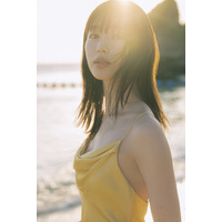 白石聖、2nd写真集で初水着＆すっぴん姿披露！「大胆かつ自然体な私をヘルシーに…」 画像