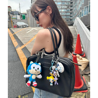 内田理央のバッグに反響！「たまごっちがある」「ソニックをバッグに」 画像
