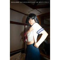 人気YouTuber・奈良岡にこ、“宝の持ち腐れボディ”全開！ 2nd写真集を3冊同時発売 画像