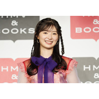 武藤十夢、新作カレンダーは「大人っぽくなったかな」…色んな私を楽しんで！ 画像