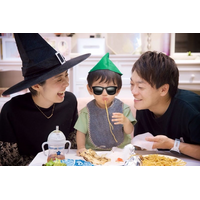 おばたのお兄さん、“1歳2ヶ月”愛息子の初ハロウィン報告！ 仲良し家族ショットも 画像