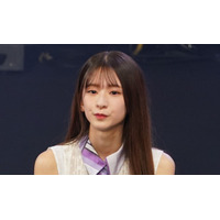 乃木坂46・菅原咲月、新制服を動画でも解禁！メガネ姿で配信 画像