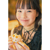 女優・新谷ゆづみのカレンダーが発売決定！ ロケ地から撮影イメージまで本人がディレクション 画像
