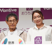 82歳の加藤茶、目標は「100歳まで舞台」…妻・綾菜とイベントでほのぼのトーク 画像