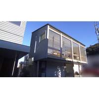 「友達夫婦と一緒に家を建てた家族」が登場！ 庭も子育ても4人でシェアする新しい暮らし 画像