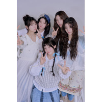 ILLIT、デビュー1周年を記念して一問一答を公開！ 一緒に過ごしてきたメンバーに伝えたいことは… 画像