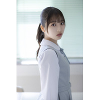 日向坂46五期生「下田衣珠季」「片山紗希」の撮りおろし写真！ 本人による手書きプロフィールも 画像