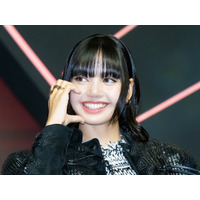 BLACKPINK・リサ、“女優”としての第一歩を踏み出した感想を明かす…ドラマ撮影中の写真も公開【PHOTO】 画像