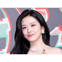 「いい女すぎる」IVE・ユジン、色気漂う“軍服風”衣装でファン魅了！「完璧やな」【PHOTO】 画像