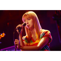 上白石萌歌演じるEIKOの新曲！ 『パリピ孔明 THE MOVIE』劇中曲「Count on me」のMVが本日公開 画像