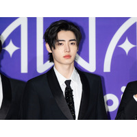 ENHYPEN・ソンフン、“男の色気”漂うタンクトップ姿に視線集中！「イケメンすぎ」「完璧」【PHOTO】 画像