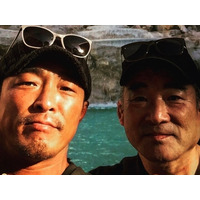 秋山成勲の父チュ・ゲイさんがこの世を去って2年…妻SHIHOも義父との別れに悲しみ 画像