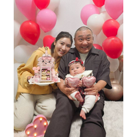 西野未姫、家族ショットで“愛娘のハーフバースデー”を報告「もう半年も…」「すっごく幸せそう」 画像