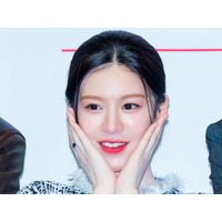 白衣を脱いで…コ・ユンジョン、ブラックドレスで放つ“妖艶さ”に釘付け「渇望が生まれる」【PHOTO】 画像