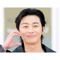 革ジャン姿で視線ロック！パク・ソジュン、“眠らない街”を舞台に圧倒的存在感【PHOTO】 画像
