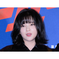 “火照った顔”で舌ペロも…TWICEジョンヨンがどアップ自撮り大放出、二度見必至のビジュアルに反響【PHOTO】 画像