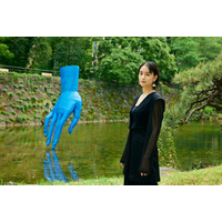 山本美月、シックな装いでアートイベントに登場！ 「できれば絵本を描いてみたい」 画像