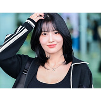 美ワキ＆美肩全開…TWICEモモ、悩殺確定“小悪魔ウィンク”にファン悶絶「大優勝ですね」【PHOTO】 画像