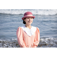 新婚旅行の夜、なつ美（芳根京子）と瀧昌（本田響矢）は手を握って見つめ合い…『波うららかに、めおと日和』 画像