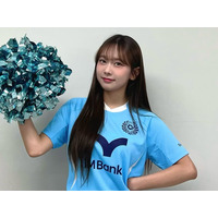 ちょっと刺激強すぎ…？韓国20歳サッカーチア、突然のスイムウェアSHOTにファンも驚き「隠して！」【PHOTO】 画像