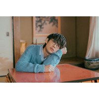 川崎鷹也、インディーズ時代から愛され続ける名曲「またね、ヒーロー」のMVを公開！ 画像