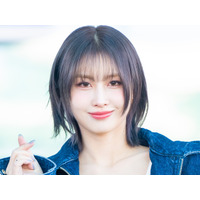 TWICE・モモ、胸元露わなドレス着て登場！ロールス・ロイスに乗る高級感溢れる姿「格が違う」【PHOTO】 画像