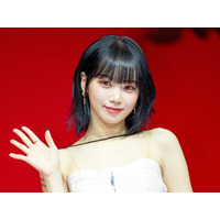 花も霞む美しさ──LE SSERAFIM・チェウォンが「お姫様すぎる」と話題！クォン・ウンビも反応【PHOTO】 画像