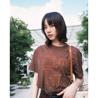 のん、鋭い流し目の私服ショットに反響続出！ 「かっこいい」「完全に惚れました」 画像
